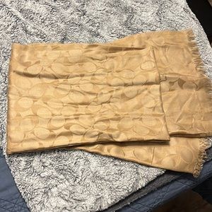 Coach scarf tan/gold